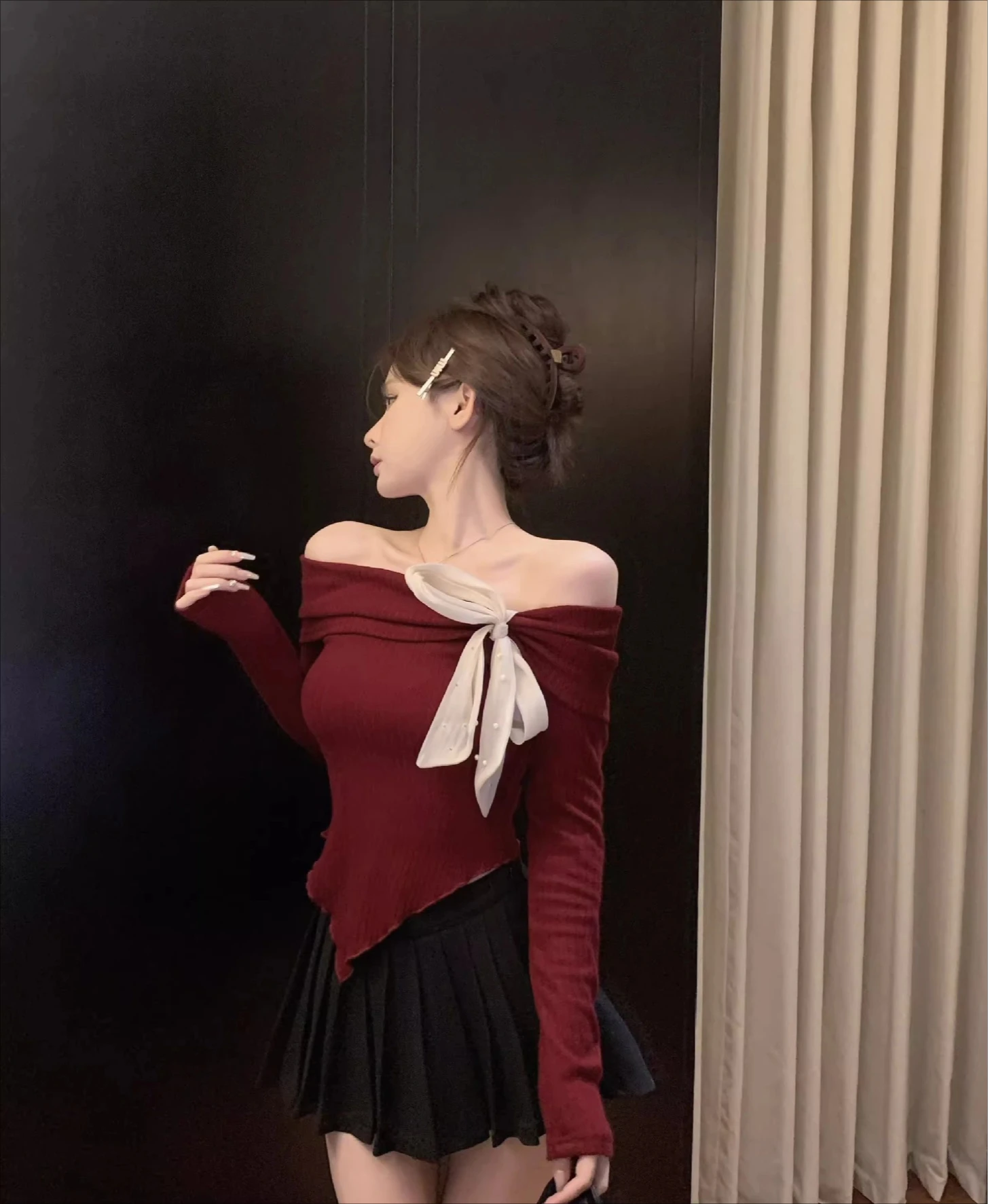 Pull tricoté à col Slash pour femme, rouge, Sexy, avec nœud doux, Slim, irrégulier, polyvalent, rajeunissant, haut tendance, printemps automne