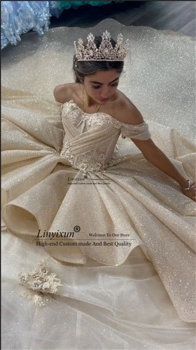 Luxury Gold Quinceanera Dresses Satin Beading Sequined Appliques Sweetheart  Sweet Princess Ball Gown Vestidos De 15 Años