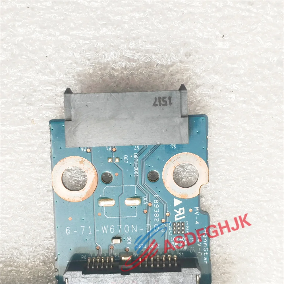 FOR Clevo W670SF W670SFQ1 ODD Hard Drive Connector 6-71-W670N-D02 TEST OK