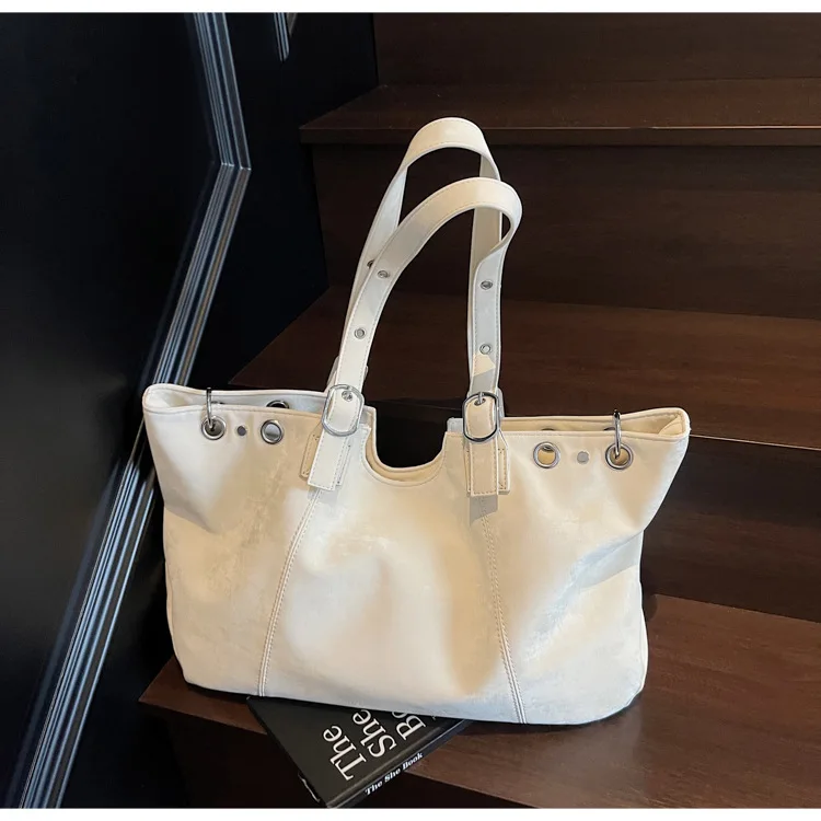 Large Vintage Women's Handbag description 17