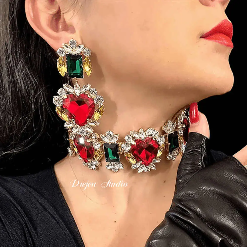 

European and American exaggerated love diamond-set fashion retro necklace earrings set