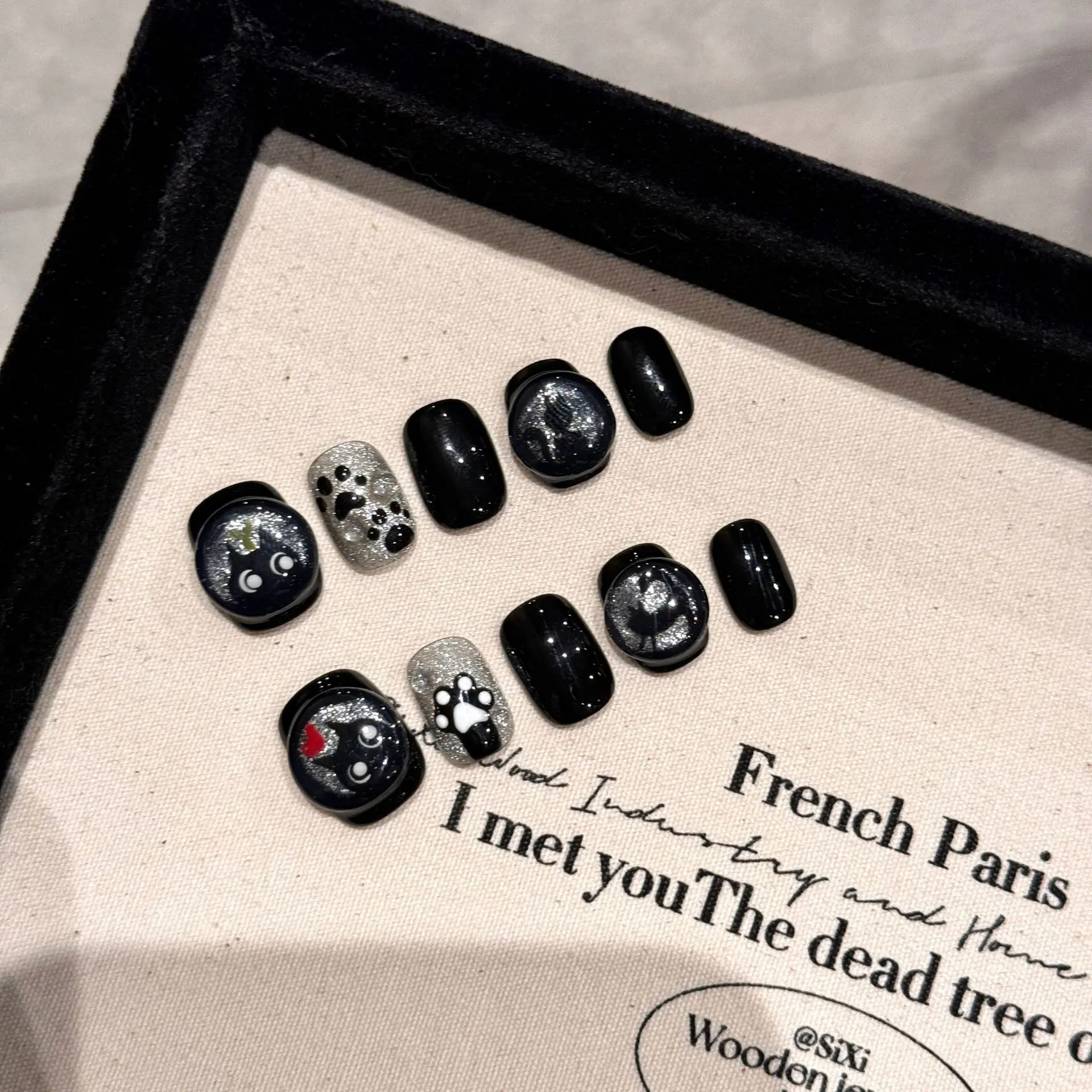 10pcs Pure Hand Pressed Short Round Nail Art,Nice Fake Nail,Black Cat Forest, Glass Bead Cat's Eye Cute Cat,Suitable For Women