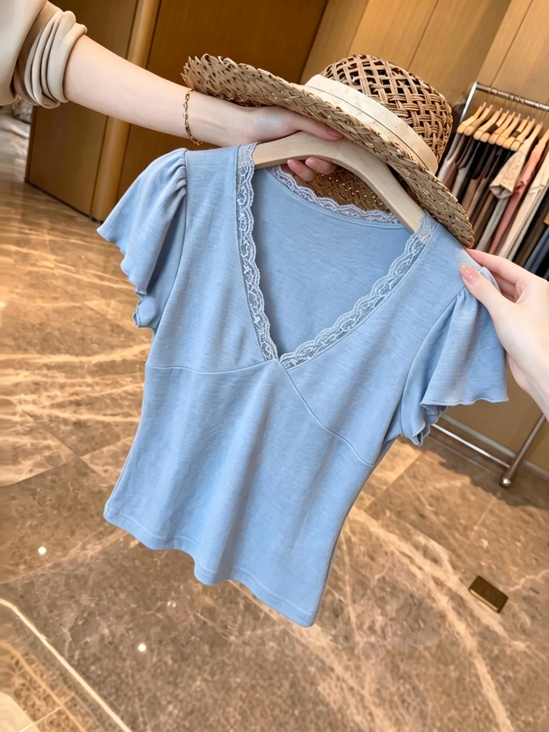 Unique Blue Lace Trim Short Sleeve T-Shirt Women's Summer Slim Fit Distinctive Style Commute Fashion Knitted V-Neck Top