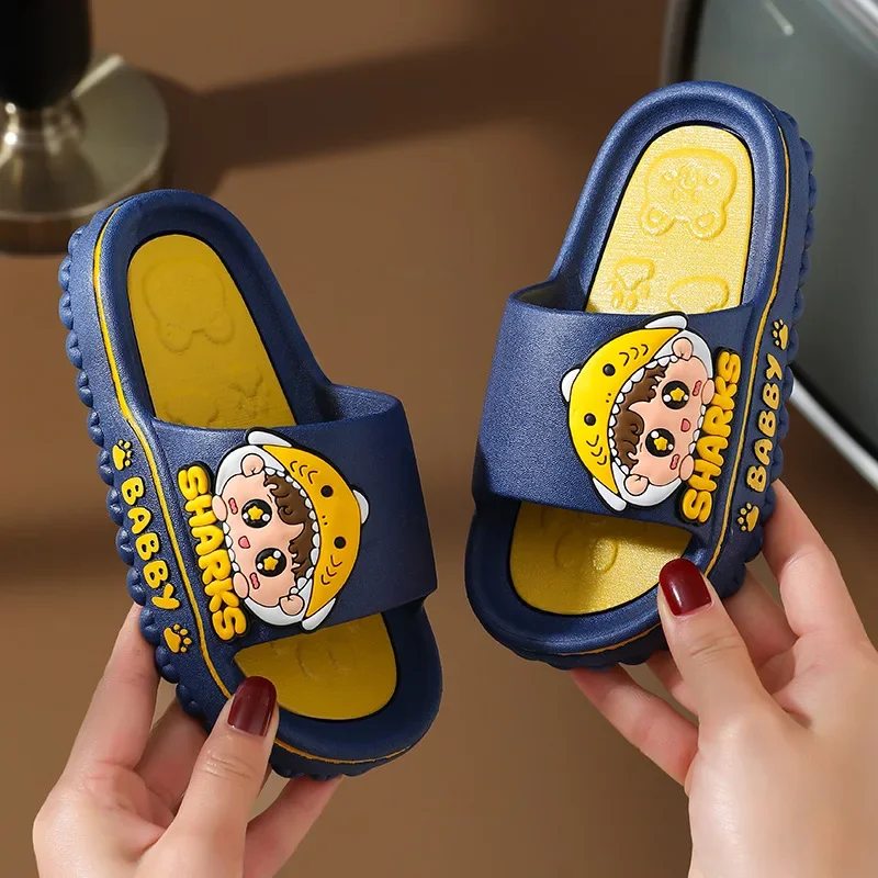 Pantofole per bambini New Summer Cartoon Boy Sandals Girl Indoor Home infradito da bagno antiscivolo morbide e comode scarpe da spiaggia per bambini