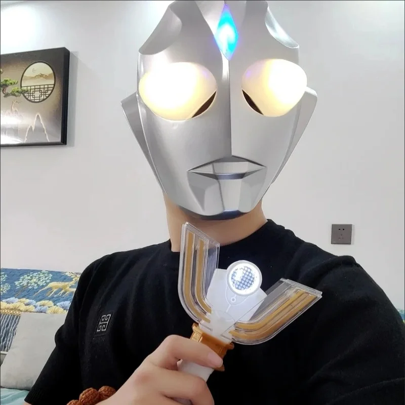 Hełm Supermana z figurką, podświetlany, sterowany dotykowo, UTM Tiga, modny prezent dla fanów animacji.