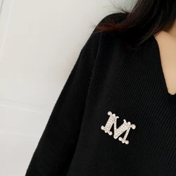 Light luxury senior sense English letters M glass zircon rhinestone corsage brooch women's pin