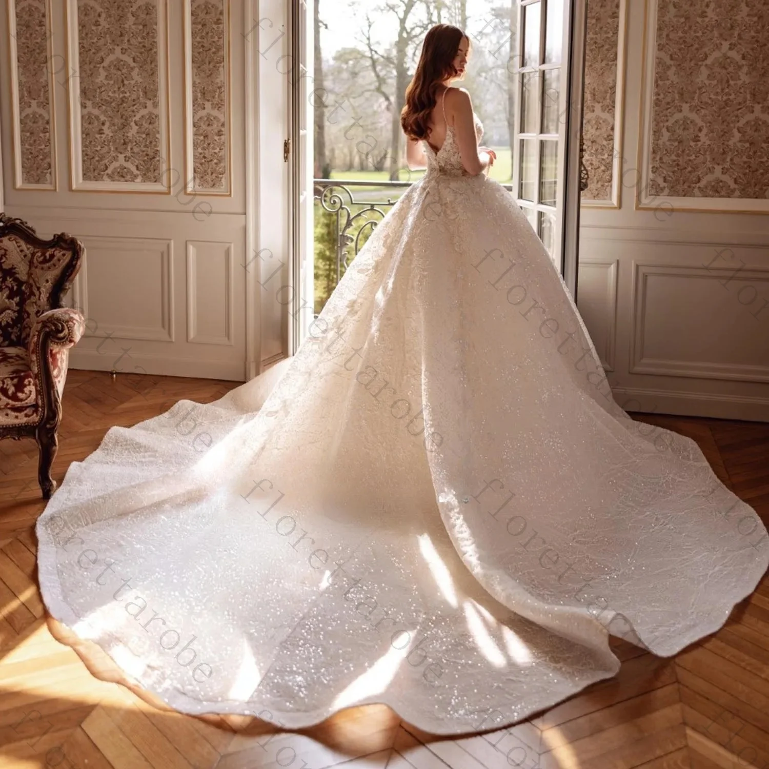Customized Beauty Spaghetti Straps Beaded Sweetheart Neckline Sweep Train Ball Gown Wedding Dresses Lace Applique Bridal Gowns