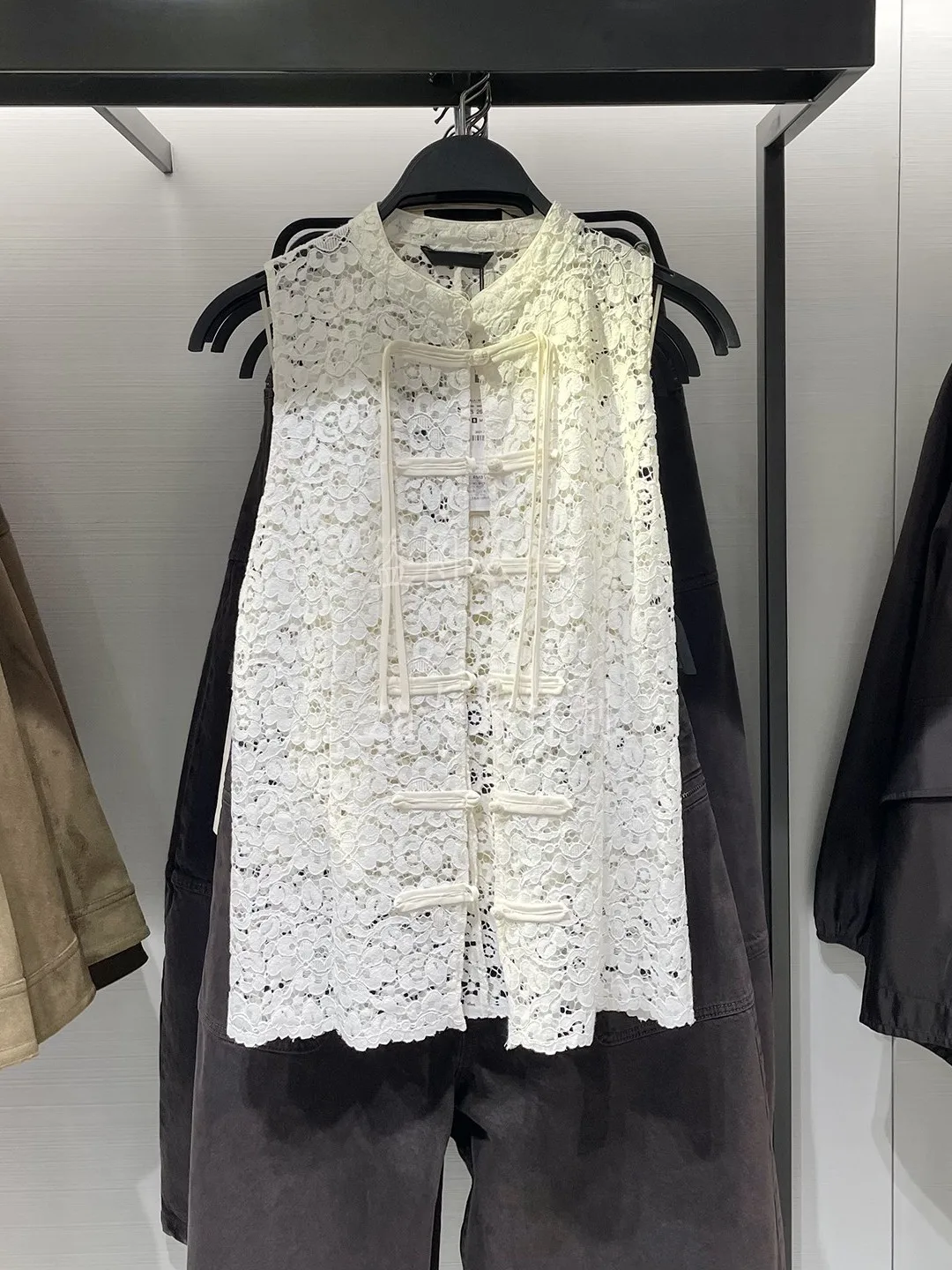 Retro Style Slim Fit Lace Detail No Sleeve Vest Top Women's Spring Summer New Arrival Fashion Ladieswear Outerwear
