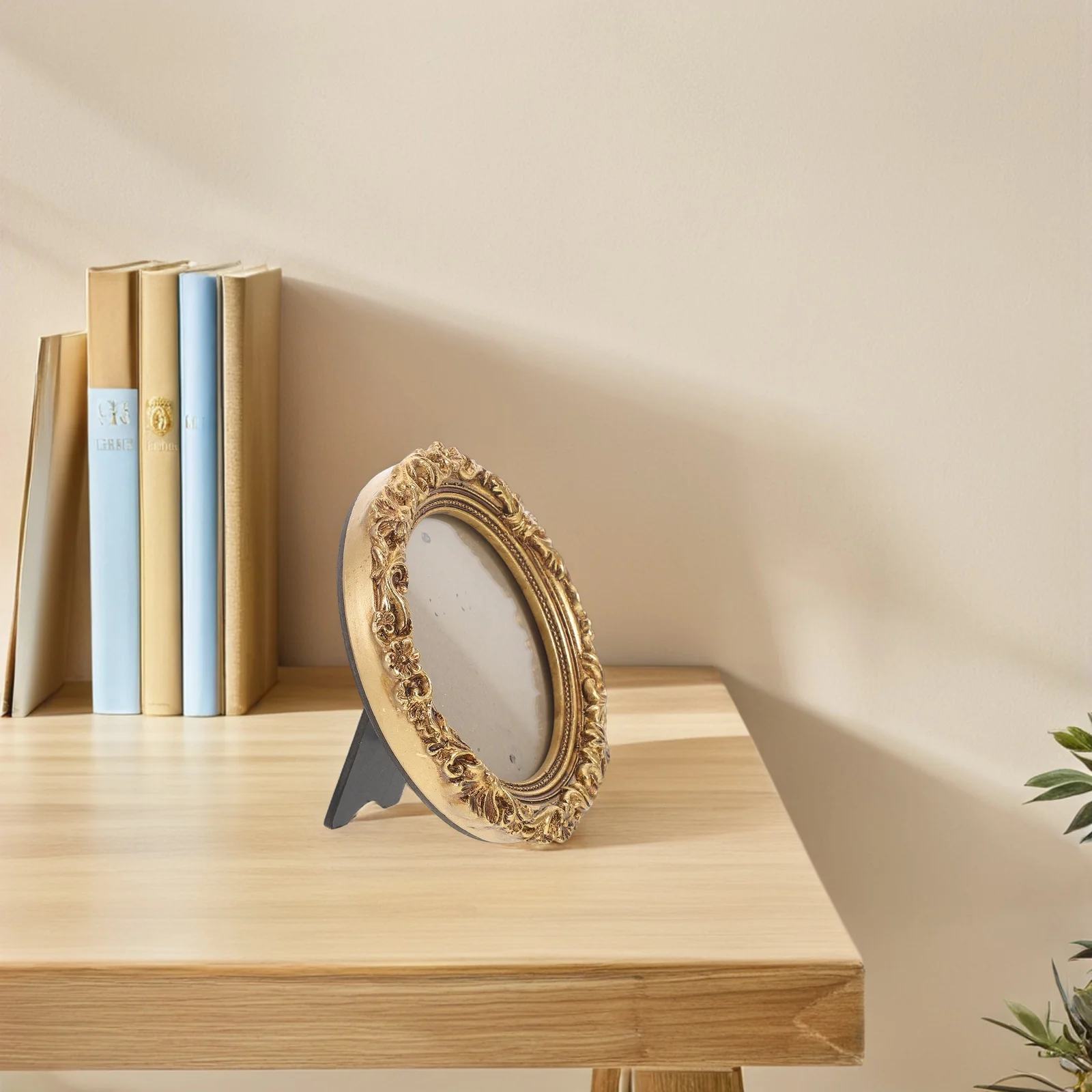 

Round Resin Vintage Picture Frame Ornate 5.31 Inch Tabletop Standing European Style French Country Retro Photo Holder