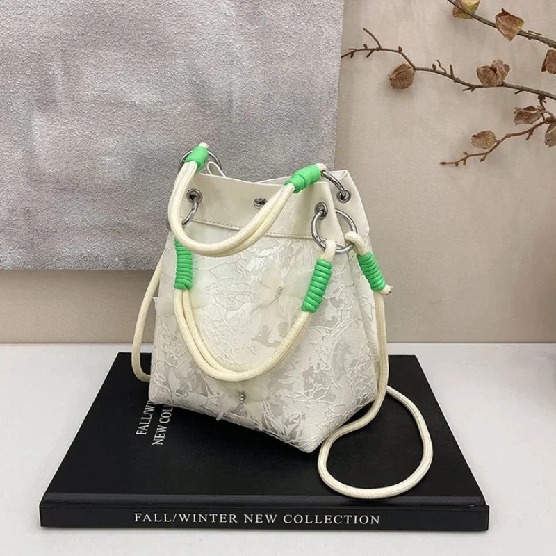 

Canvas Embroidered National Style Shoulder Bag New Spring Fashionable Female Bags 2025 Hot Sale Trend Large Capacity Handbag