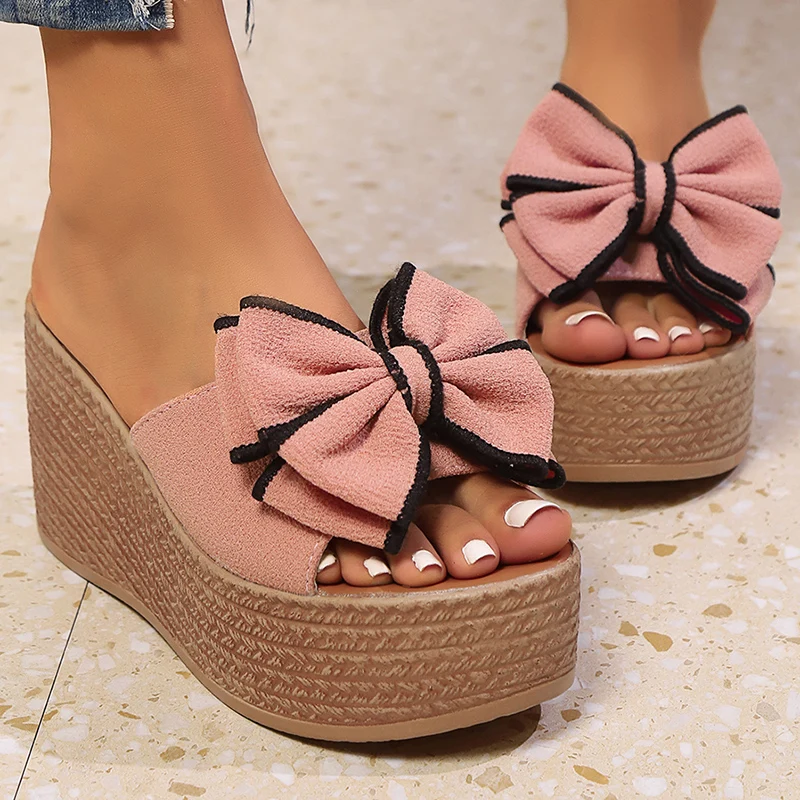 

Розовые женские сандалии на танкетке с большим бантом, летние, 2026, на массивной платформе, без застежек, большие размеры до 43, на толстой подошве, пляжные туфли