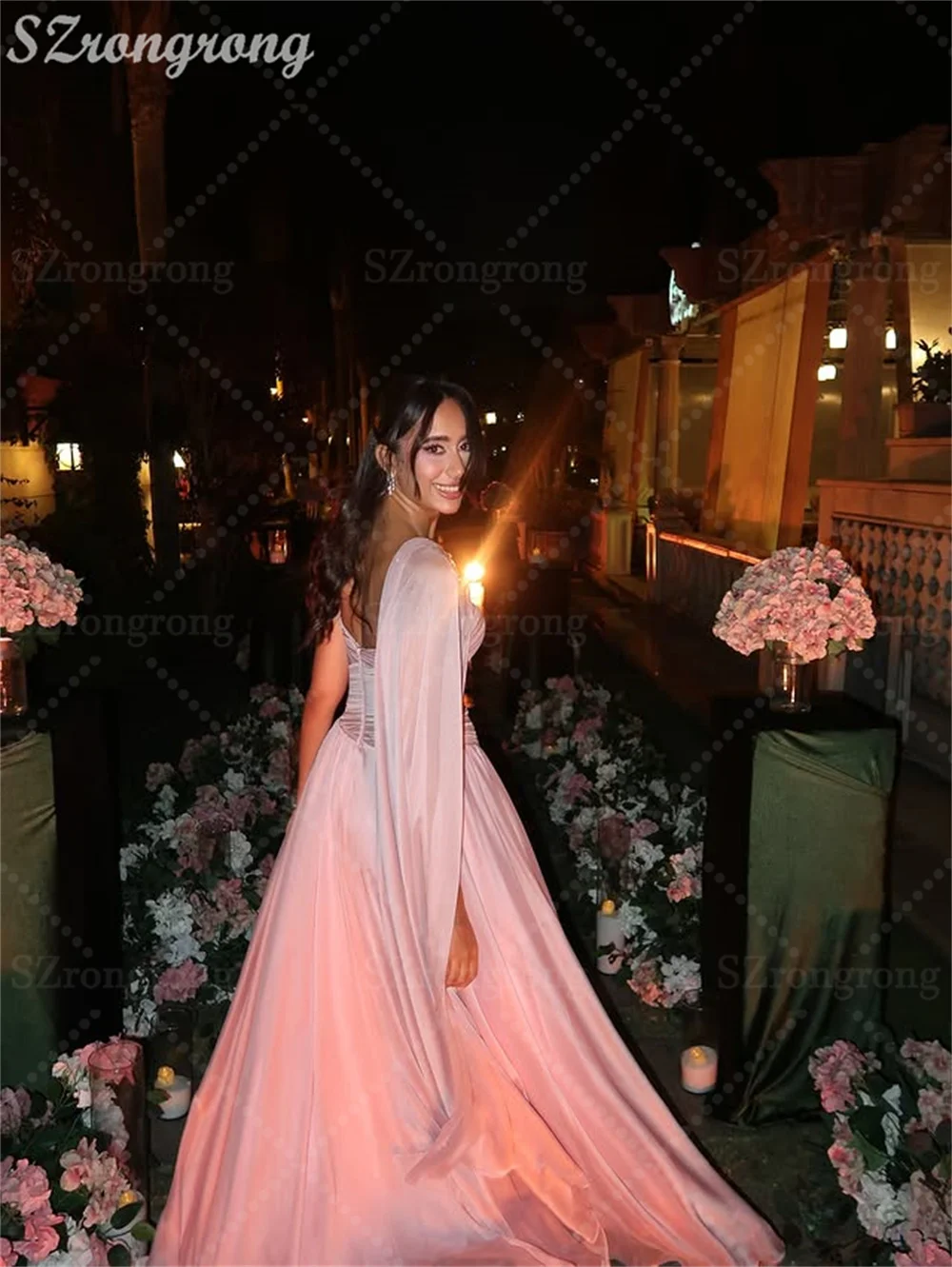 Robe de soirée formelle plissée à plusieurs niveaux, rose, sur mesure, sans bretelles, perlée, longueur au sol, dos nu, ligne a, robe de bal avec châle