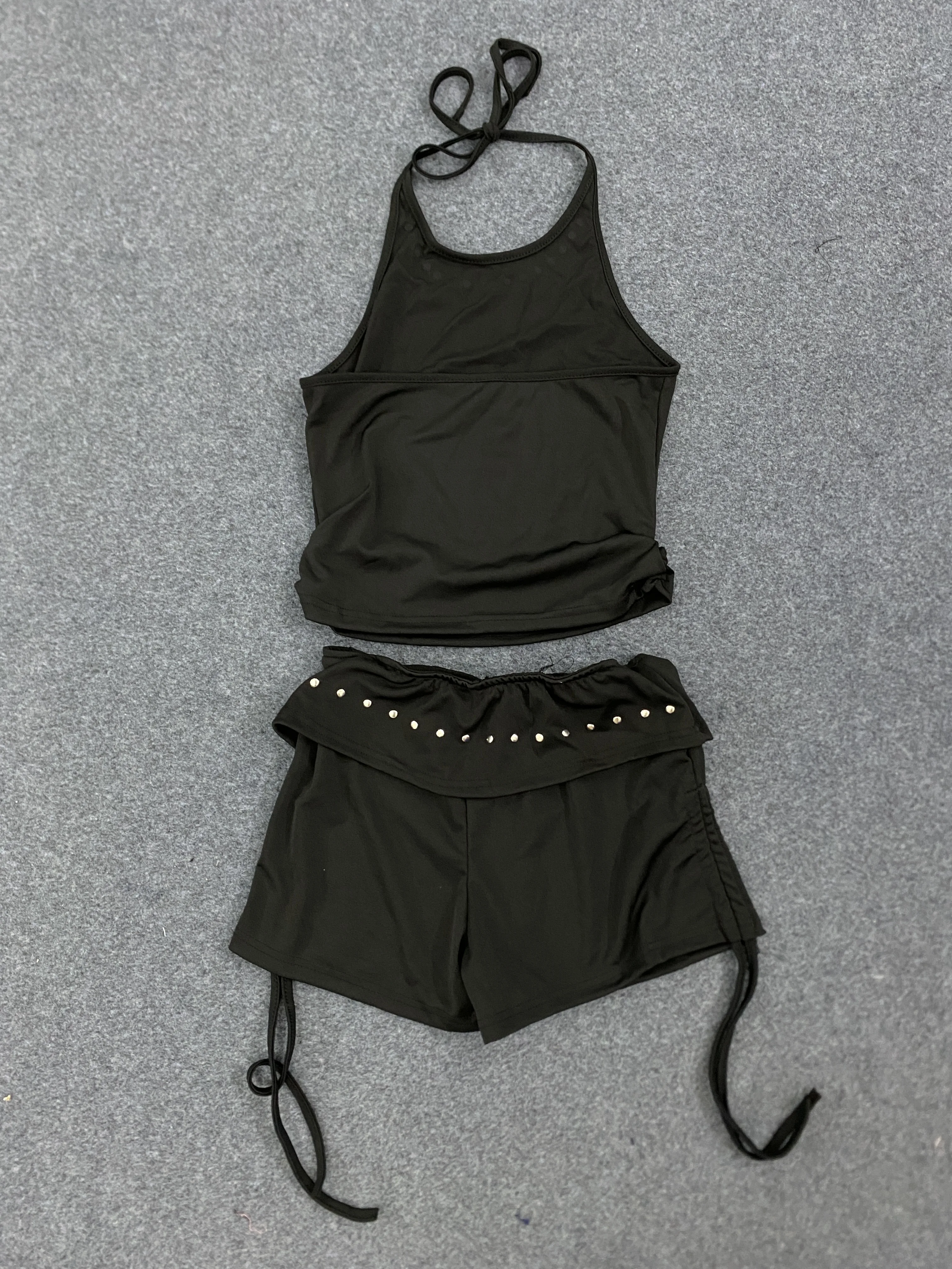 Y2K Korean style with distinctive design sense, simple yet monotonous hanging neck vest shorts two-piece set