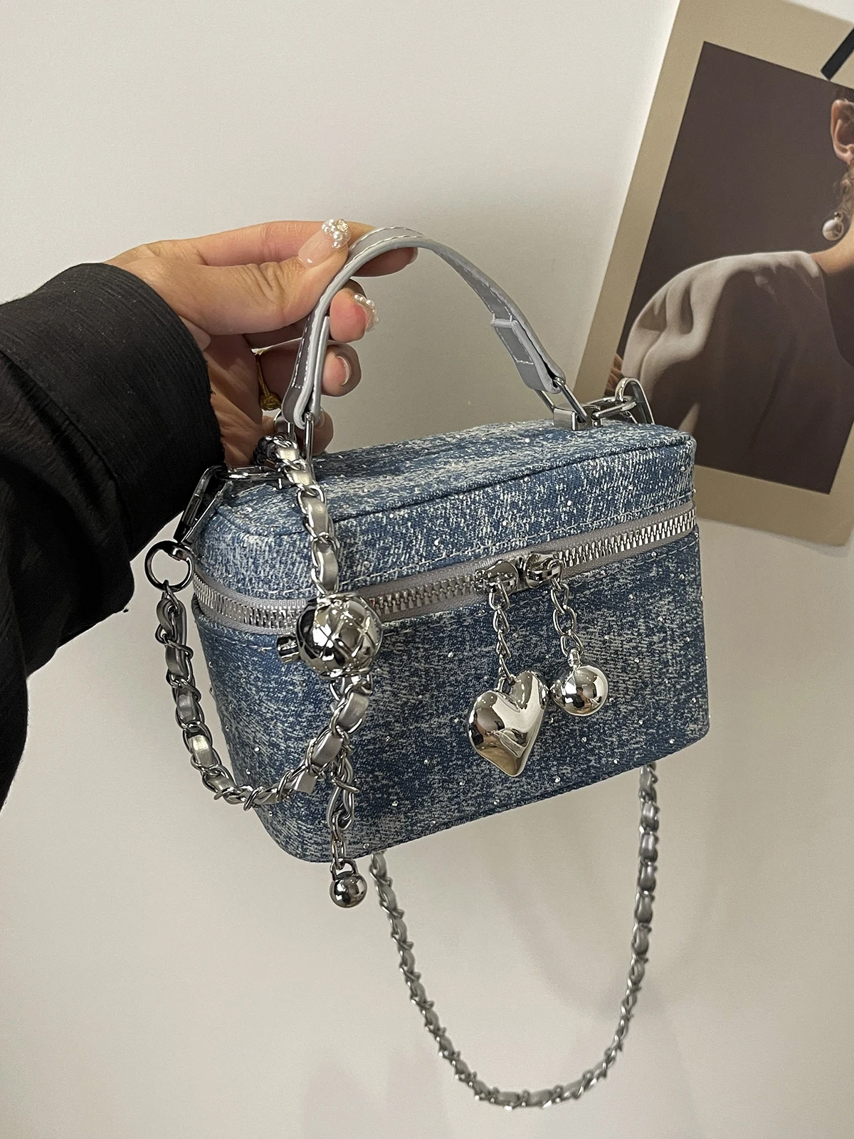 2024 New Diamond Crossbody Bag Women\'s Fashion Chains Single Shoulder Bags Heart Zipper Bucket Square Handbags Denim Pouch