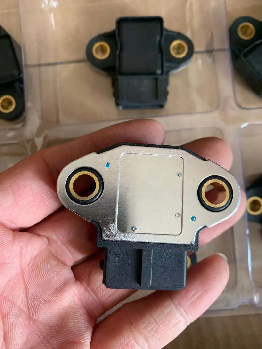 

1pc MD315784 Ignition Failure Sensor Module MD374437 J5T60572 27370-38000 J5T For MMITSUBISHI PAJERO Hyundai Kia Sonata Sorento