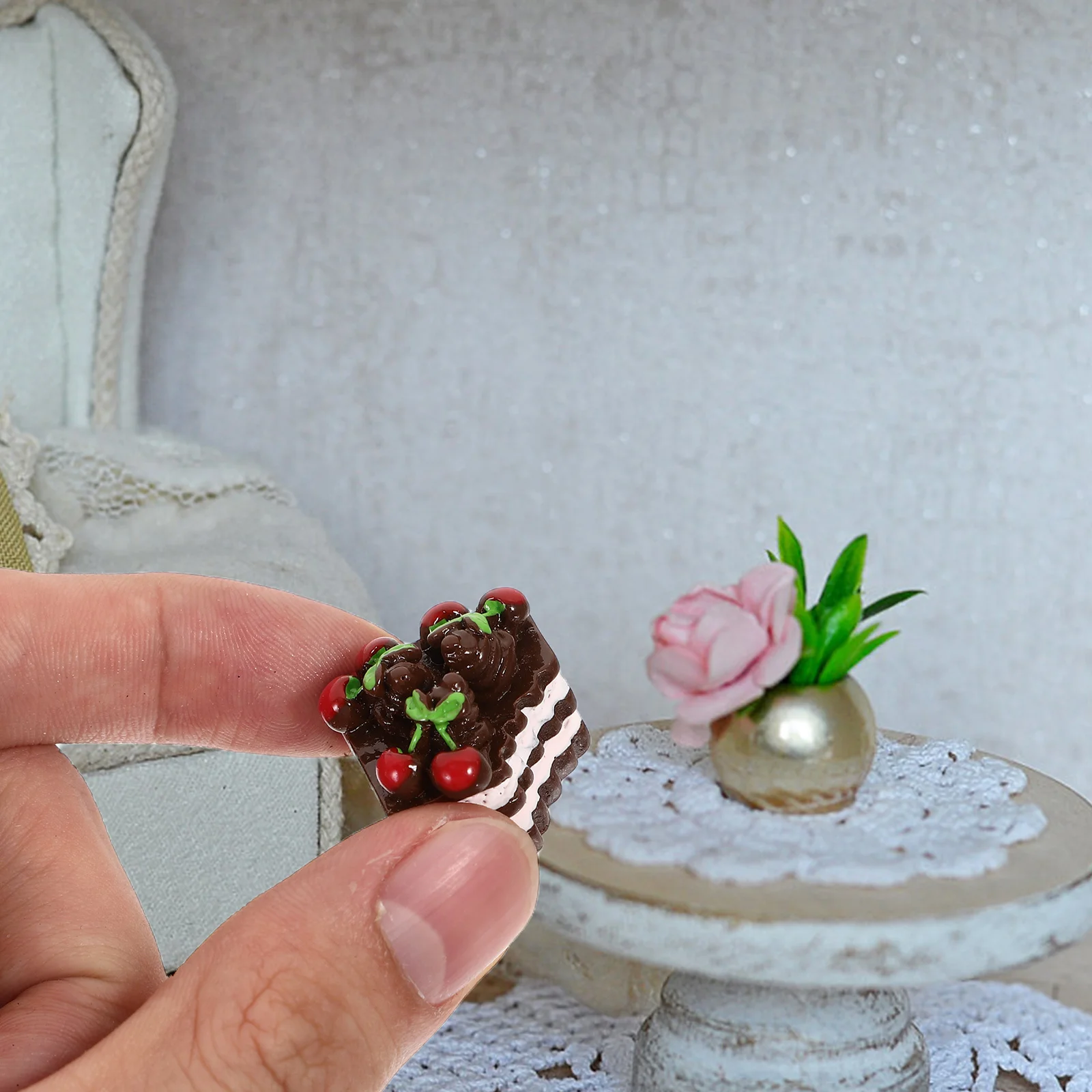 DIY Crafts Cake Charms Mini Dessert Model Realistic Faux Food Decor for Jewelry Hair Clips Accessories Collection