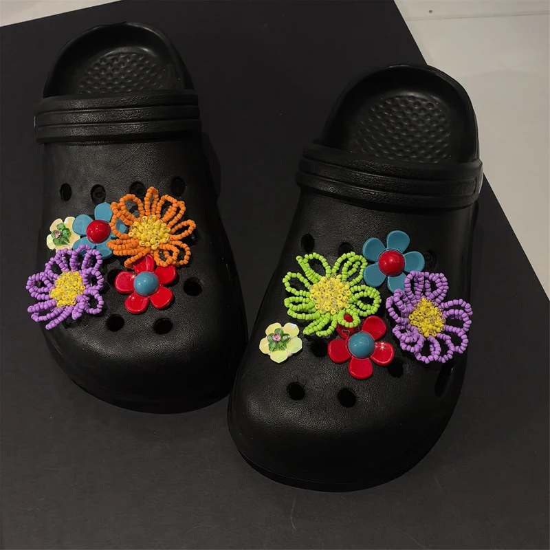DIY-Set mit Perlen-Herz-Schuh-Charms, modische Schuhdekoration mit Schleifen und Blumen, abnehmbare Schuhschnalle, 1 Set – Detail 5