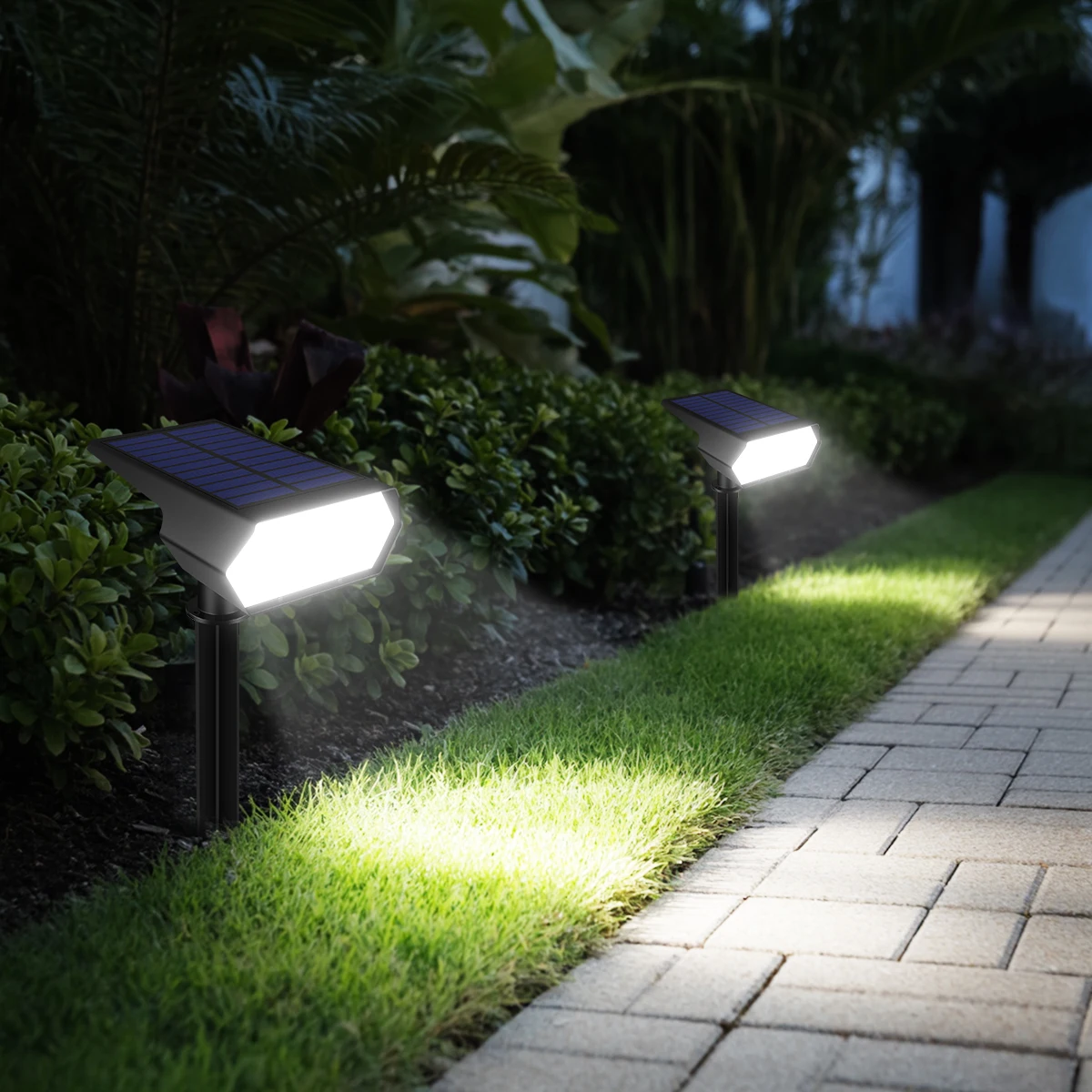 Solar Rechargeable LED Lawn Light Dusk to Dawn Light Sensor Outdoor Garden Path Spotlight For Backyard Yard Landscape Decoraiton