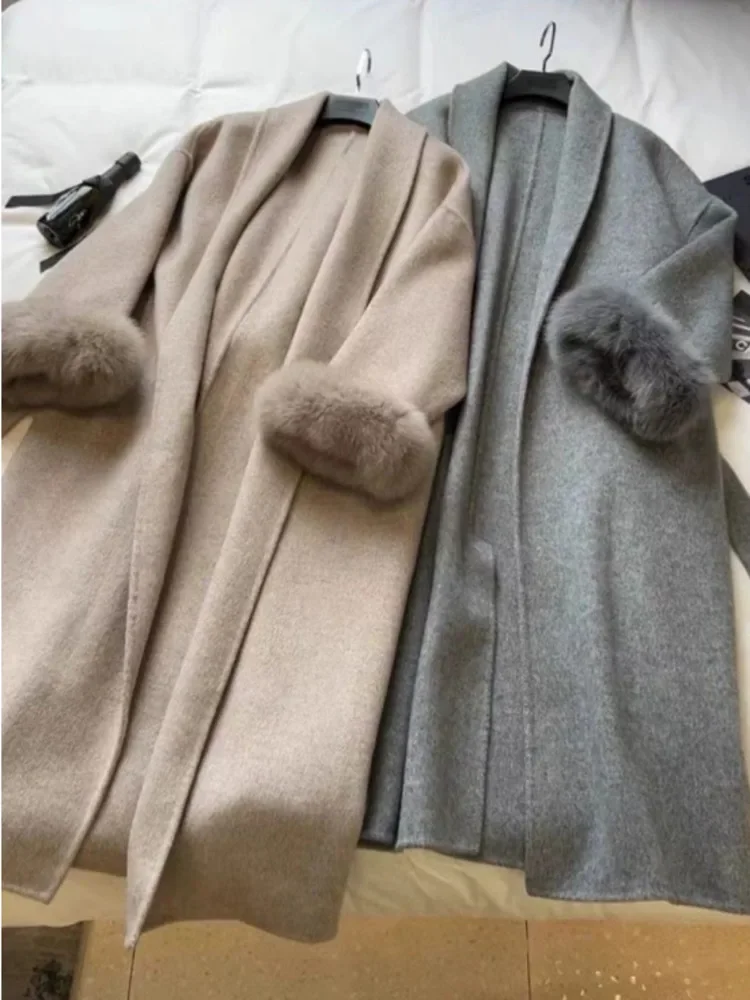 معطف عصري قصير يمزج معاطف خريف 2025 جديد للمرأة البني الصوفية محززة طوق فضفاض وشاحات شعر طويلة الأكمام 2