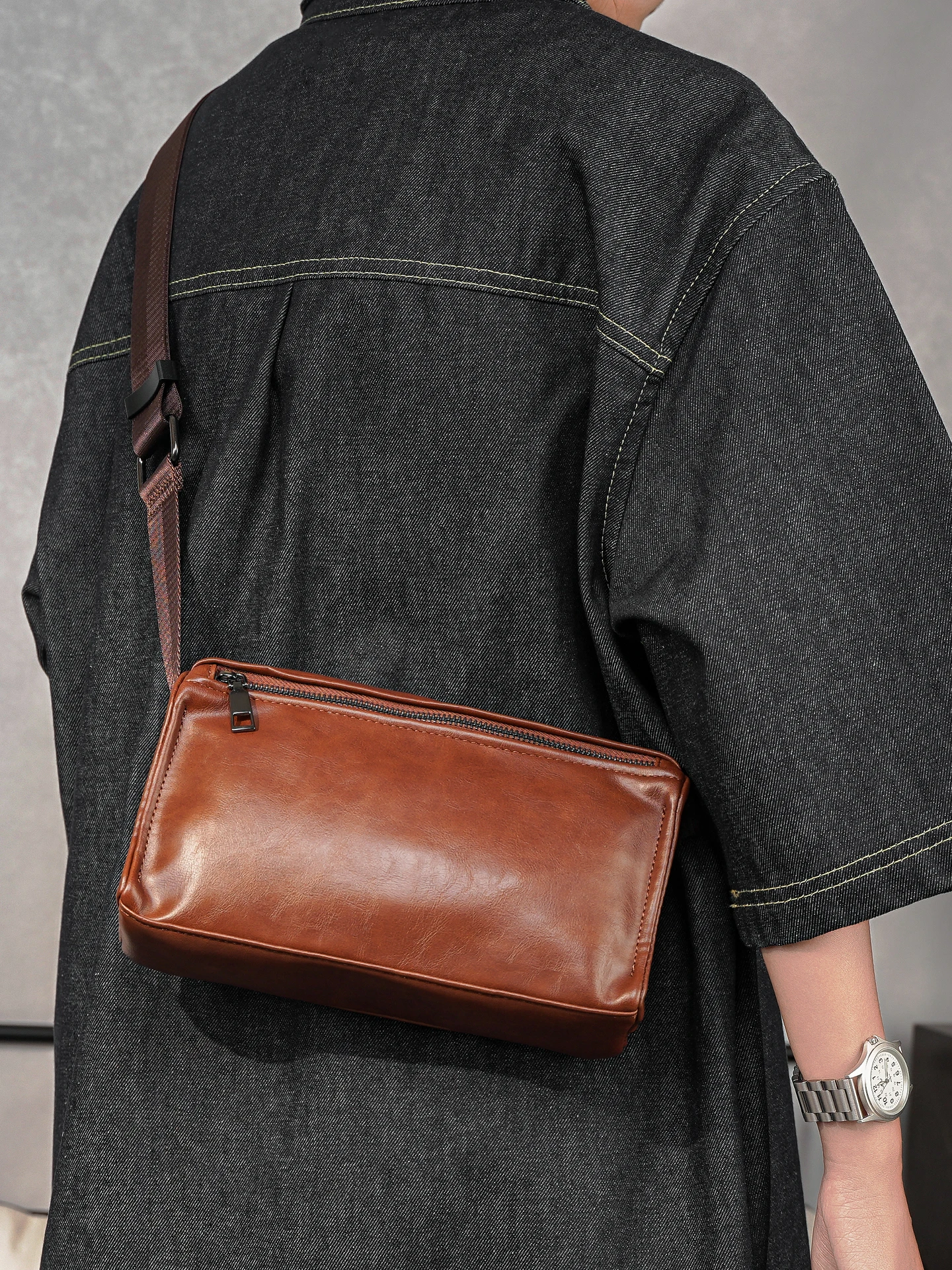 

Мужская кожаная сумка через плечо в стиле ретро, модная уличная повседневная сумка через плечо с подушкой, мягкий материал из искусственной кожи, водонепроницаемая