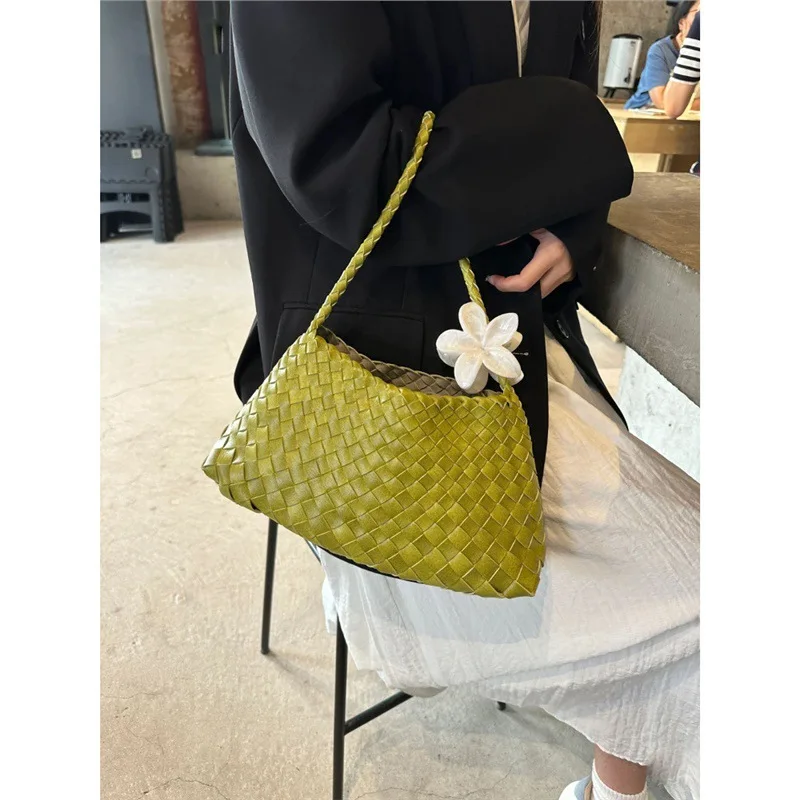 

Hand woven genuine leather armpit bag for women, new high-end and versatile retro handbag, single shoulder mother bag