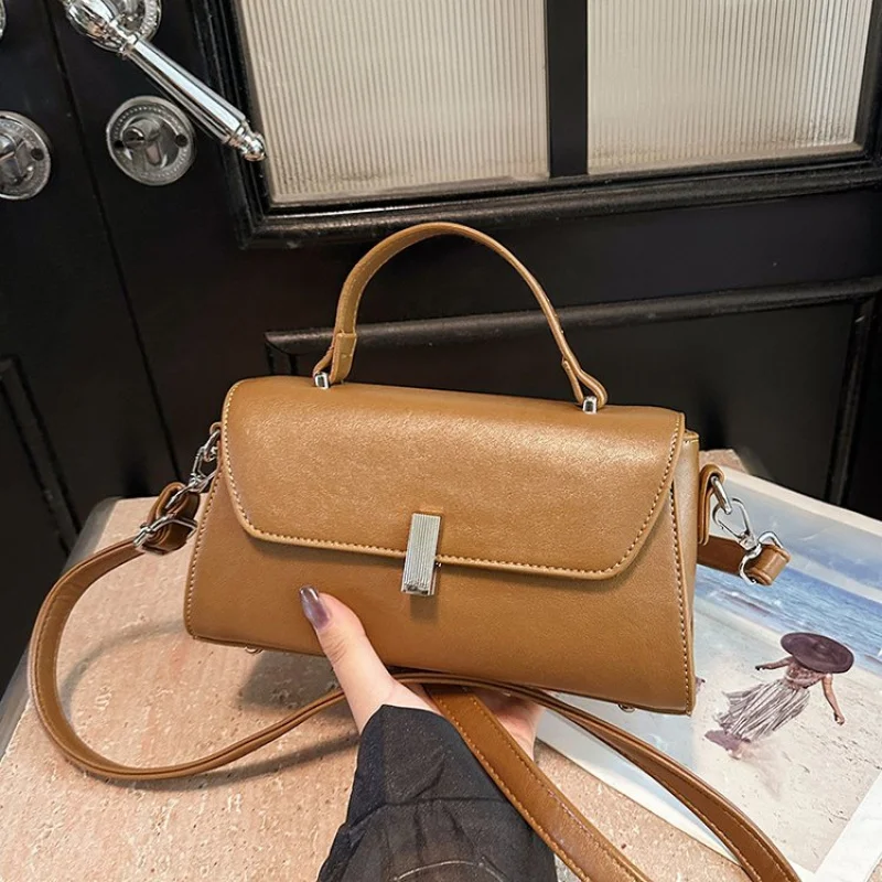

Stylish Women Hand Bag Boasting Paris Classic Style And Casual Vintage Vibe Made Of Premium Leather With Smooth Zipper​