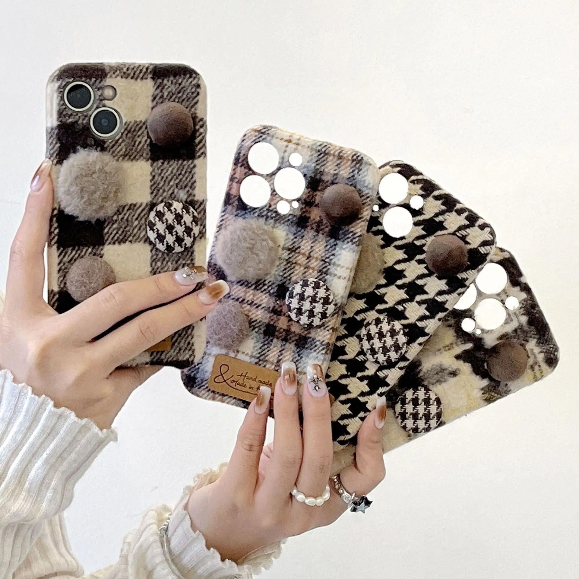 Winter Plush Phone Case Suitable for IPhone 13 Pro Max 14 Pro 12 11 Nano Anti Vibration IPhone 15 Pro Warmth Grid Element Cover