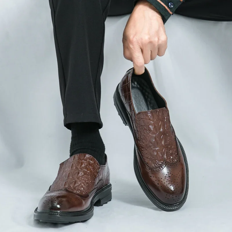 

Men Dress Loafers Men Business Crocodile Pattern Leather Men Shoes Party Flat Shoes Classic Formal Fashion Leisure brogues