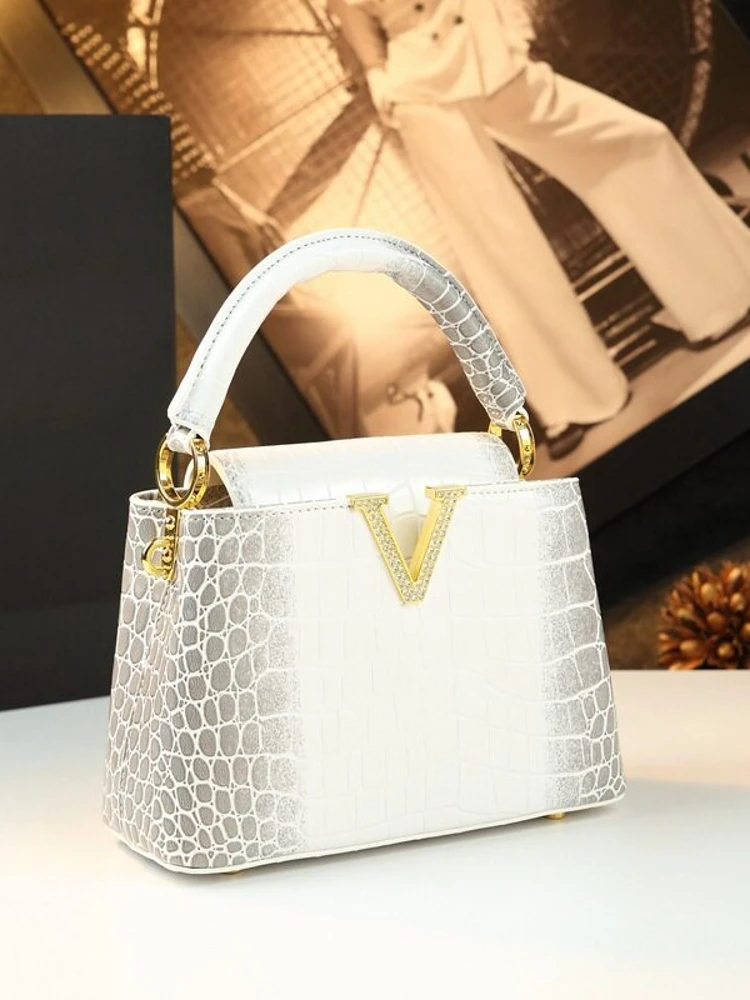 Elegant Crocodile Pattern Small Shoulder Bag Trendy Crossbody Women's Bag Simple Handbag Stylish Business Commuter Bag