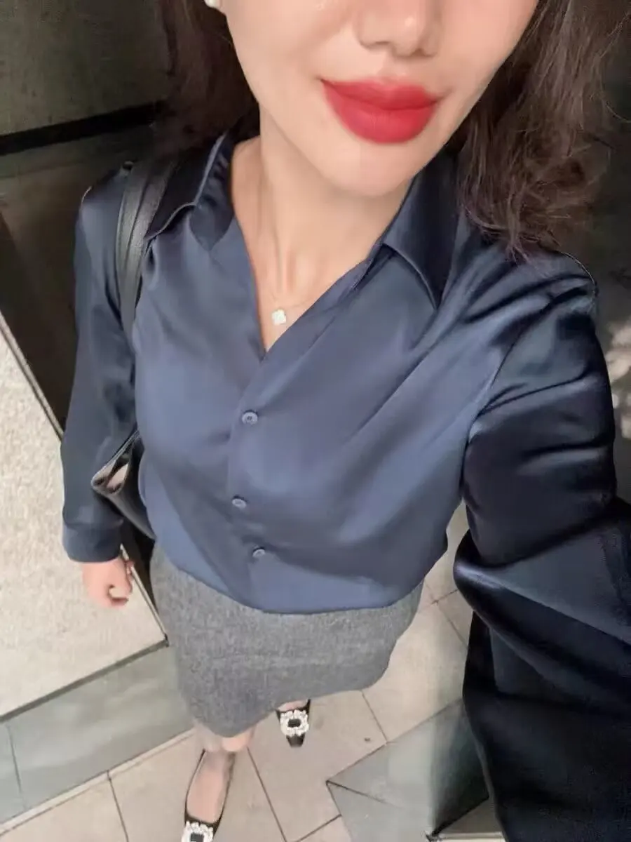 Kondala chique moderno elegante cetim luxuoso blusa prateada em linha reta professor camisa moda 2025 outono senhora do escritório camisa feminina