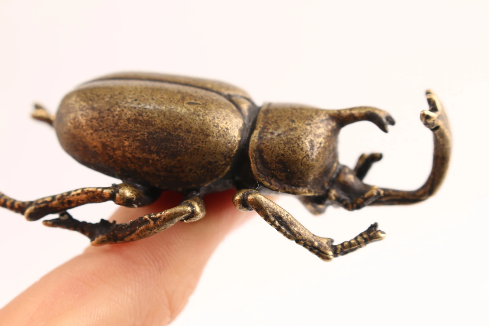 Rare Chinese old bronze beetle Statue figure home decoration Vintage Metal Animal Statue