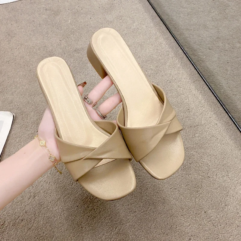 2024 Summer New Fashion Open Toe Solid Color Simple Leather Surface Versatile Candy Color Large Slippers Square Heel Shoes Women