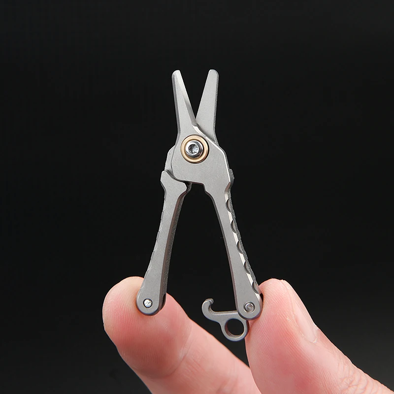 Image of Titan-Legierung Mini-Klappschere Schlüsselanhänger, Tragbarer Taschen-Mini-Cutter für Angelschnur-Trimmung DIY Handwerk EDC Unboxing-Werkzeug