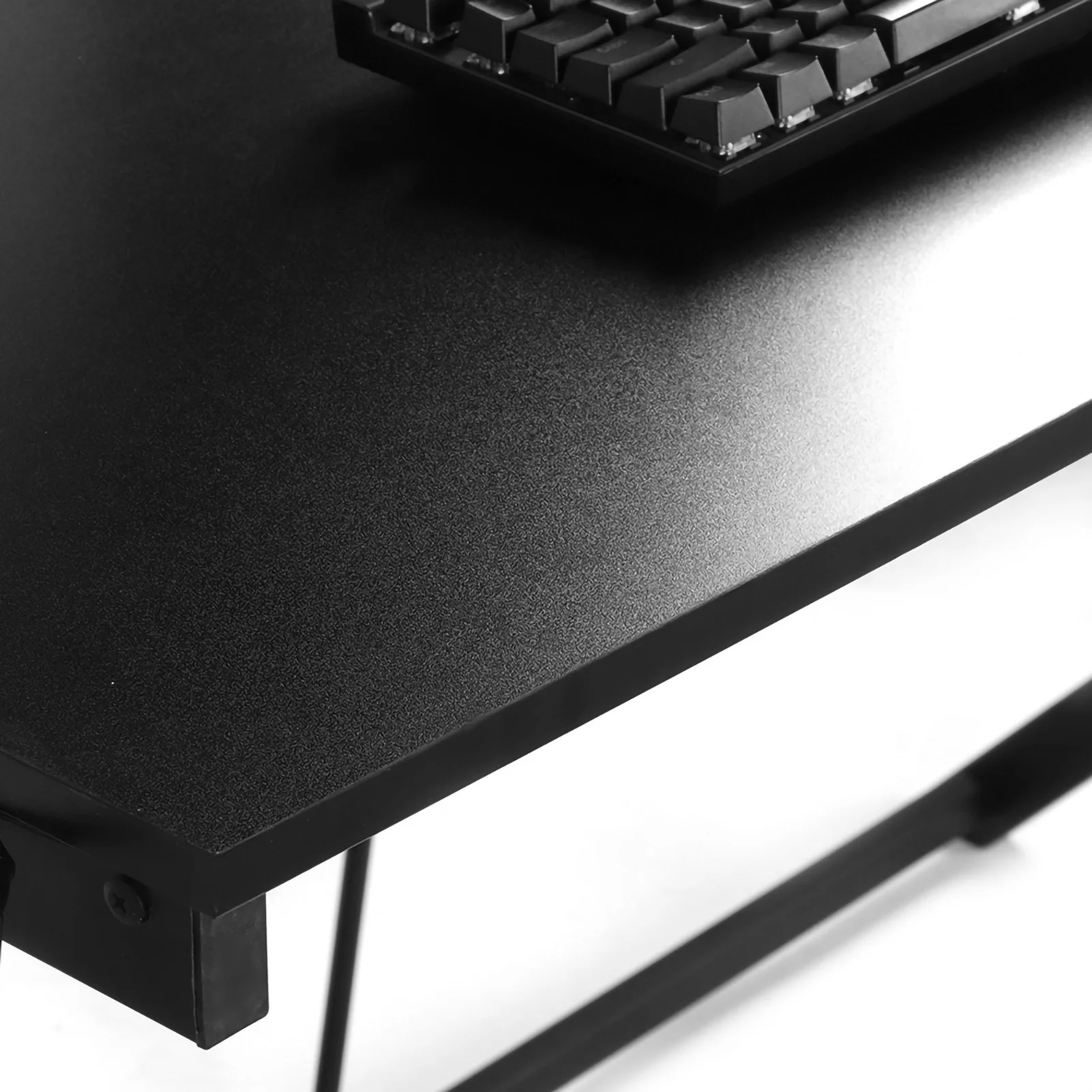 Gaming Supplies Home Furniture Modern Ergonomic R‑Shape Frame Stable Gaming Table Computer Desk for Home Office Working Use