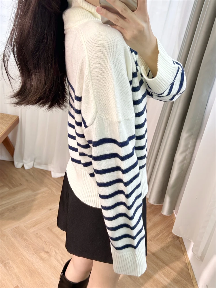 Pullover top Blue and white striped knitted sweater fashionable metal buckle long sleeved  M Home 2024 autumn new item