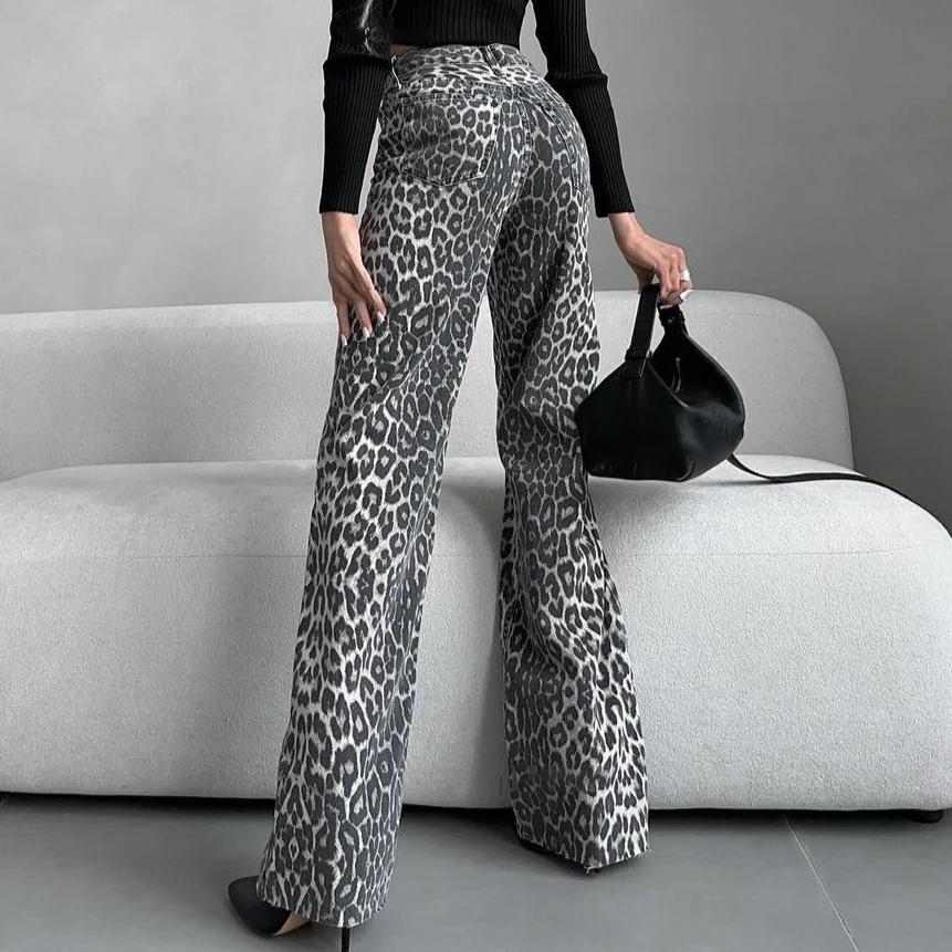 

2026 Jeans Women Straight Trousers Leopard Print High Waist Washed Distressed Pockets Female Streetwear Denims Vintage Pants