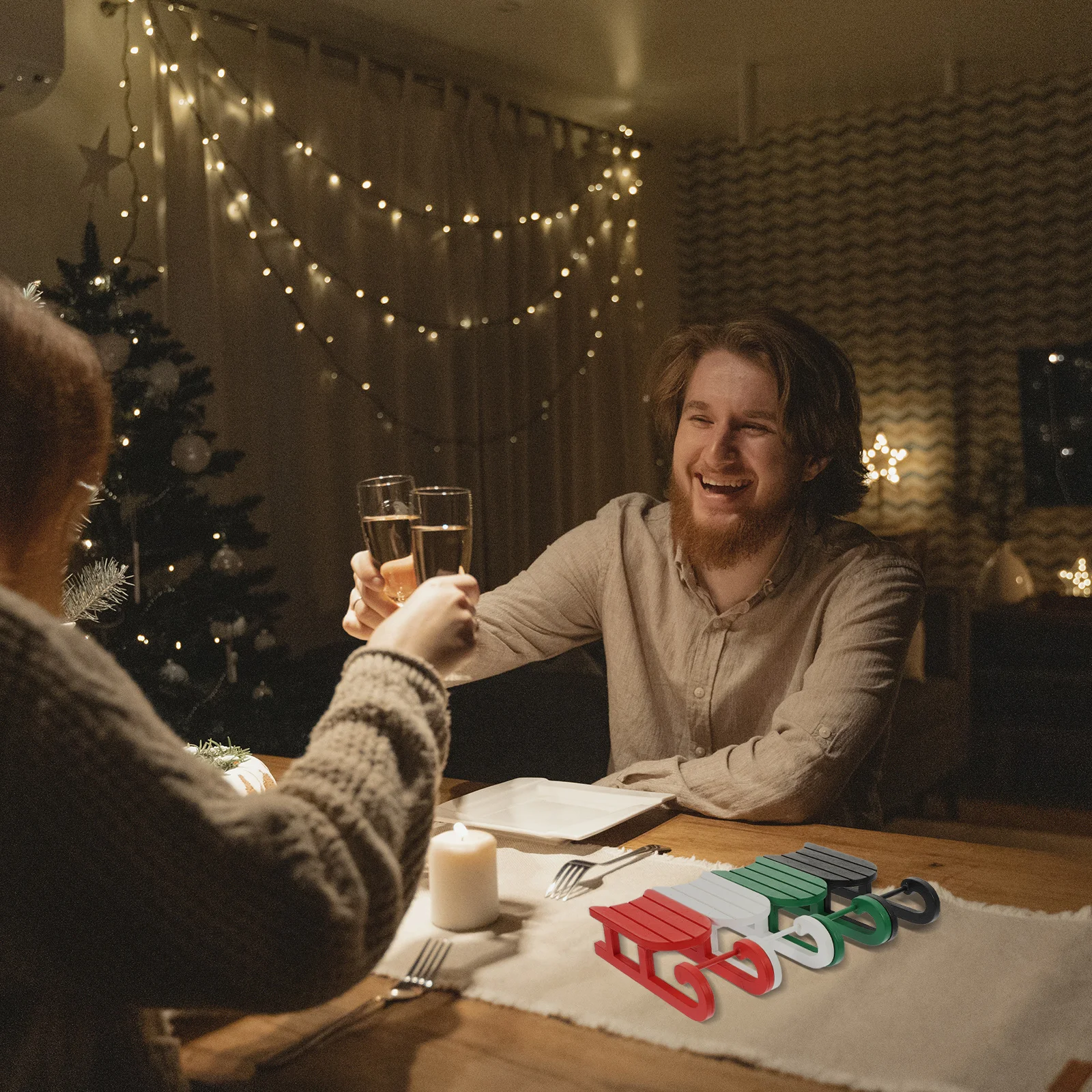 

4Pcs Wooden Sleigh Ornaments Stylish Christmas Decorative Pieces for Living Room Kitchen Table Festival Celebration Decoration