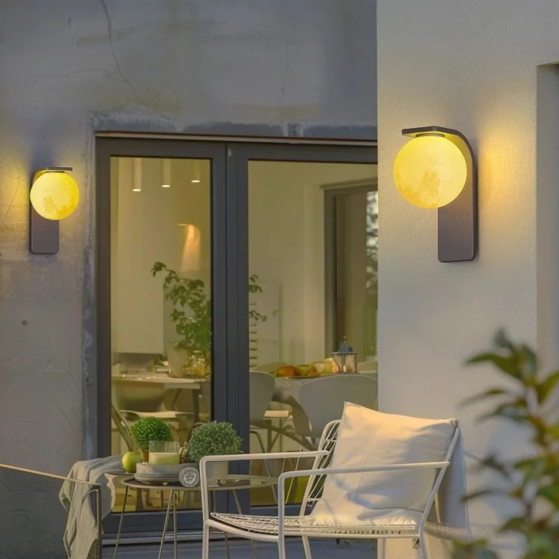 

Outdoor Light Emitting Diode Solar Wall Lighting Villa Patio and Front Door Lighting Moon Lighting Round Garden and Fence