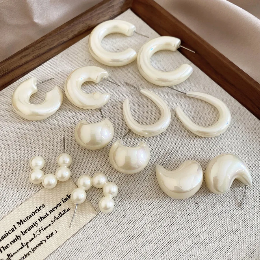 

12 Pcs Minimalist Fashion Irregular C-Shaped Hoop Earrings for Women White Glossy Acrylic Chunky Earrings Female Party Jewelry