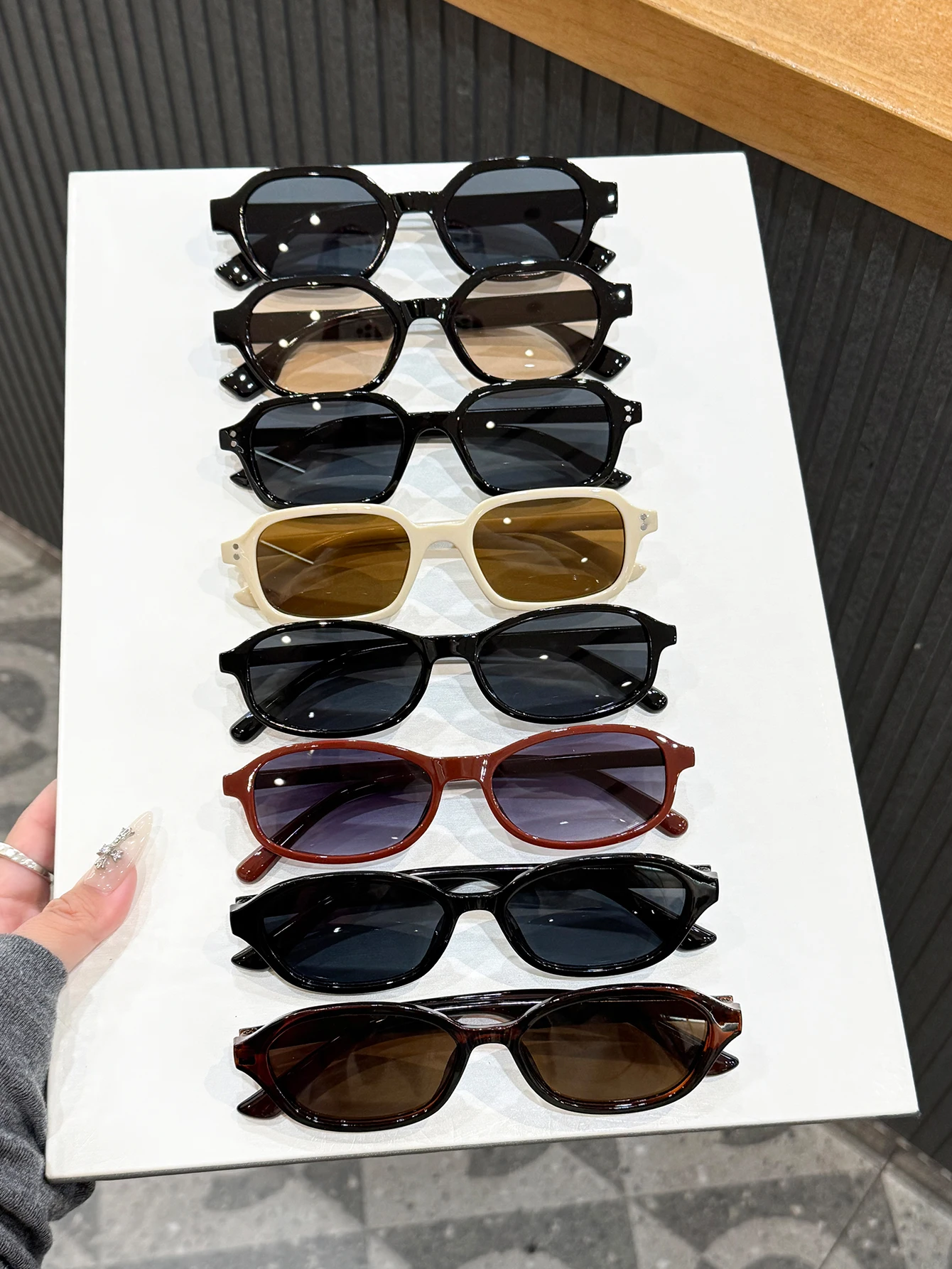 

8Pcs Oval Small Frame Multi-Color Classic Color Matching Set Fashionable Retro Glasses Suitable for Holiday Gifts