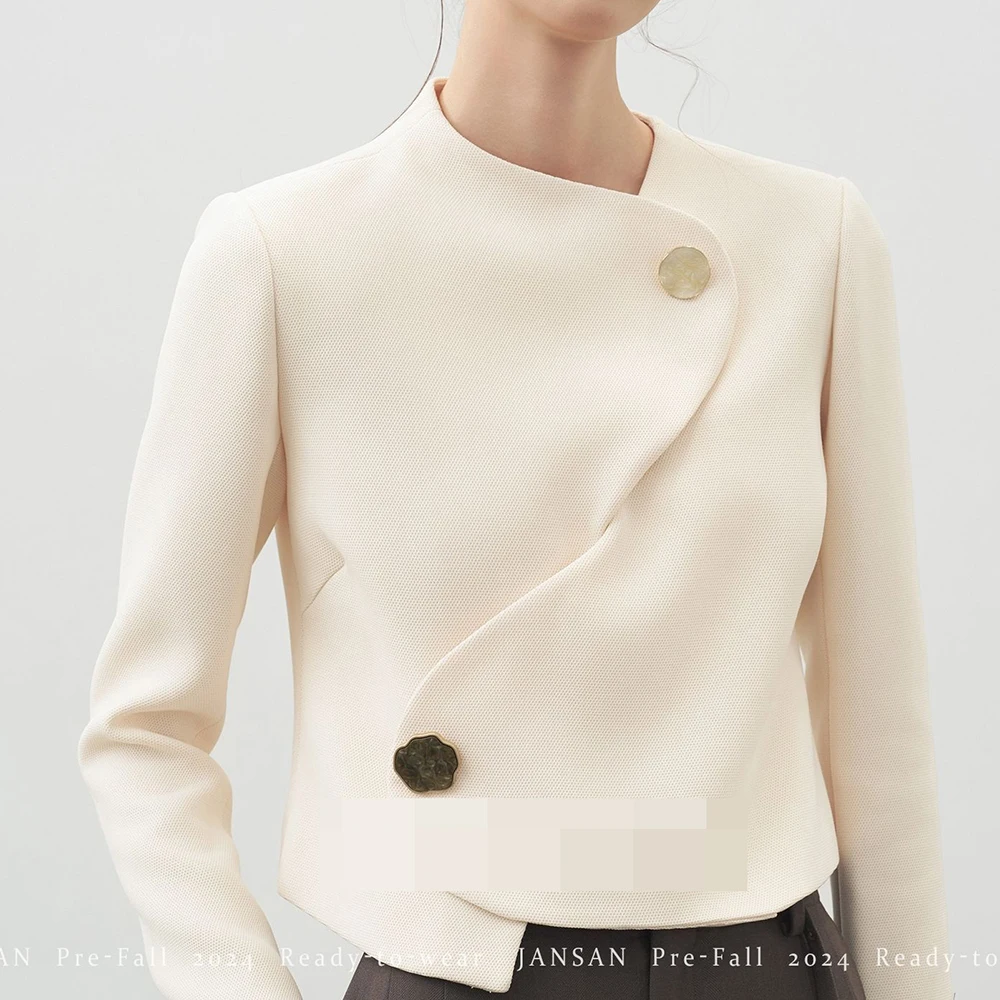 

2025 early autumn reticulated imitation acetic acid asymmetric overlapping placket design sense niche slim short coat women