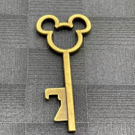 Disney5pcs/lot DIY Wedding Souvenirs Party Gifts for Guests Mickey Rose Clover Skeleton Key Heart Horseshoe Beer Bottle Opener