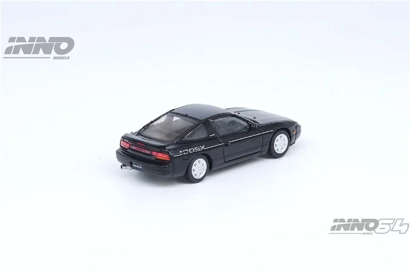 INNO 1:64 180SX รถโมเดลเหล็กสีดํา