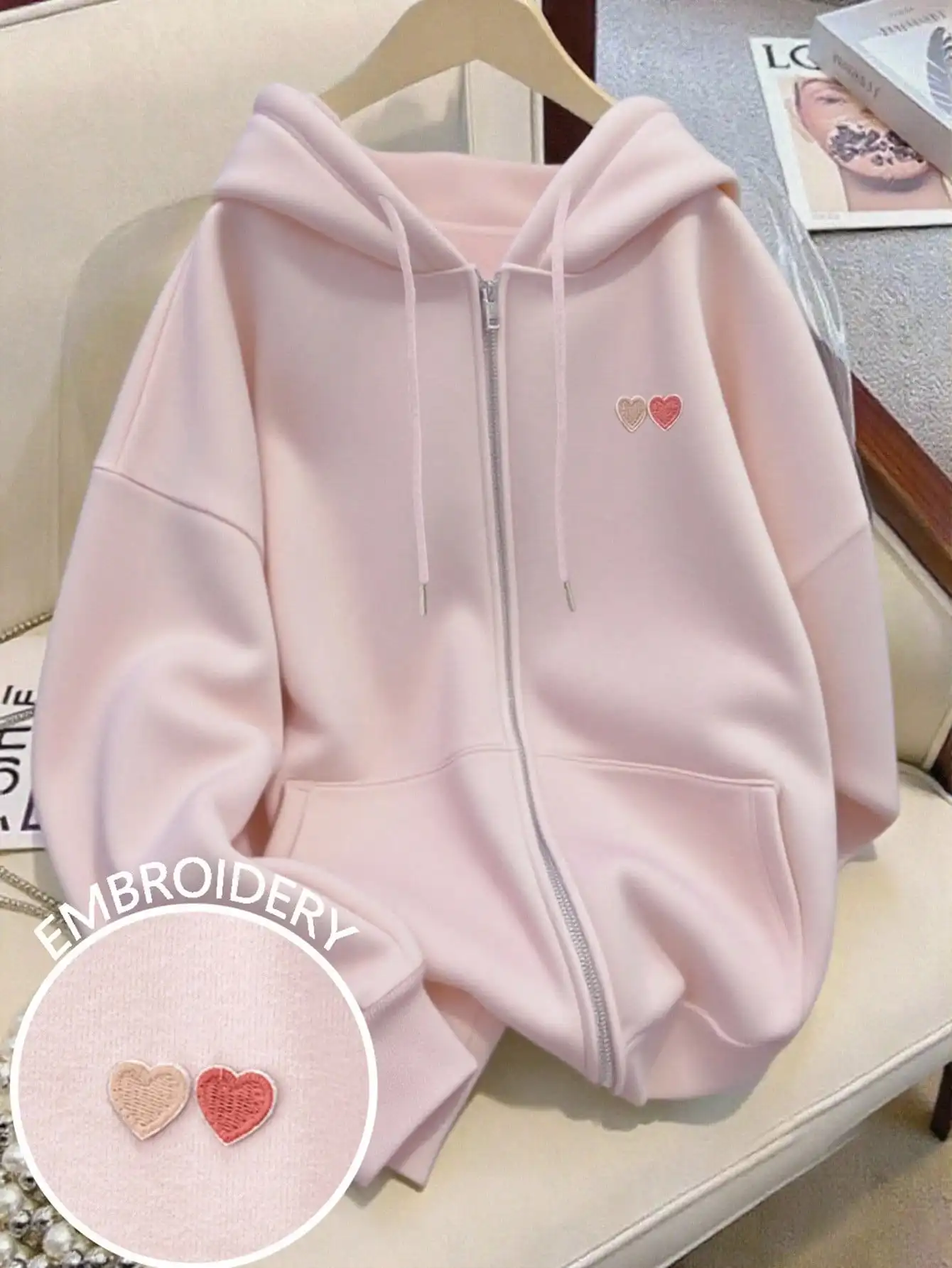 

Женская толстовка свободного кроя на молнии с вышивкой в виде сердца, со спущенным плечом, для повседневной носки весной и осенью