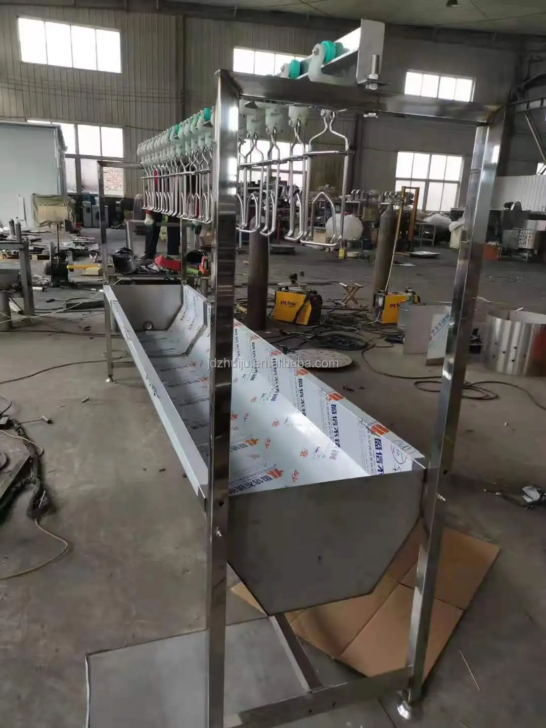 Abattoir Poultry Slaughter Equipment/ Capacity 200-500pcs Slaughterhouse Chicken Slaughtering Line/slaughter Convey Machine