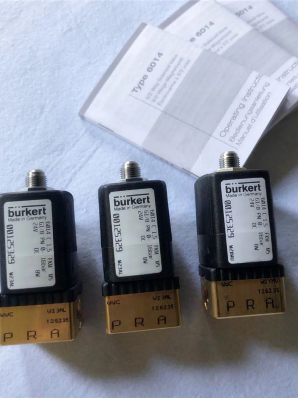 Burkert - 00125329 3/2 Way Solenoid Valve 16 Bar, 24v Normally Closed G1/8