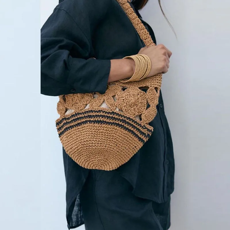 Large capacity straw woven women bag 2024 new single shoulder bag hand woven underarm bag fashion hollow summer beach bag