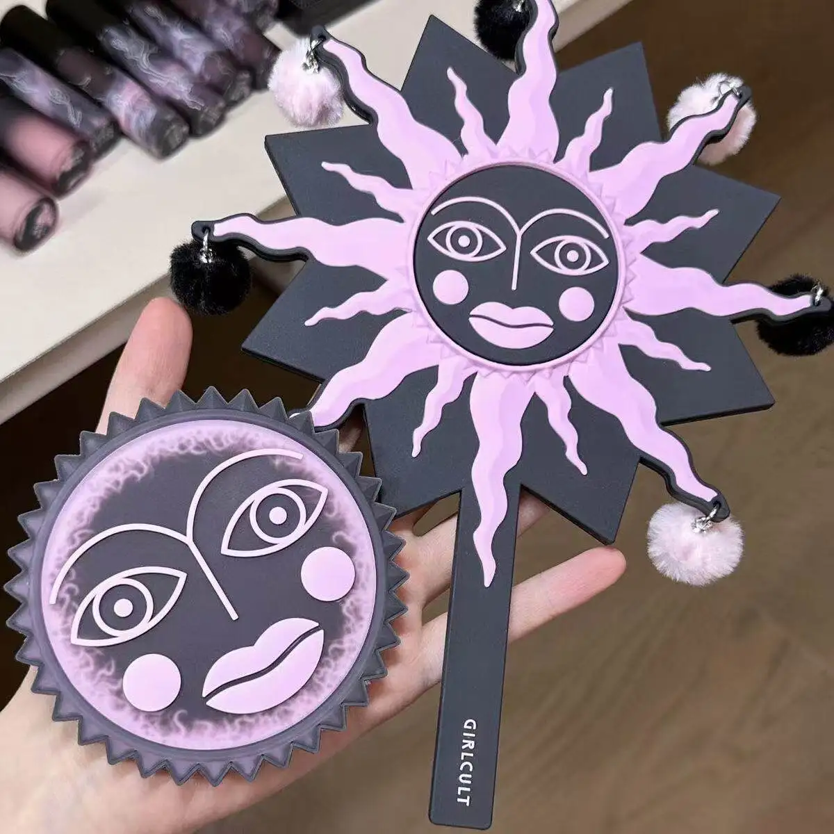 Girlcult Handlicher Schminkspiegel Tragbares Make-up-Zubehör