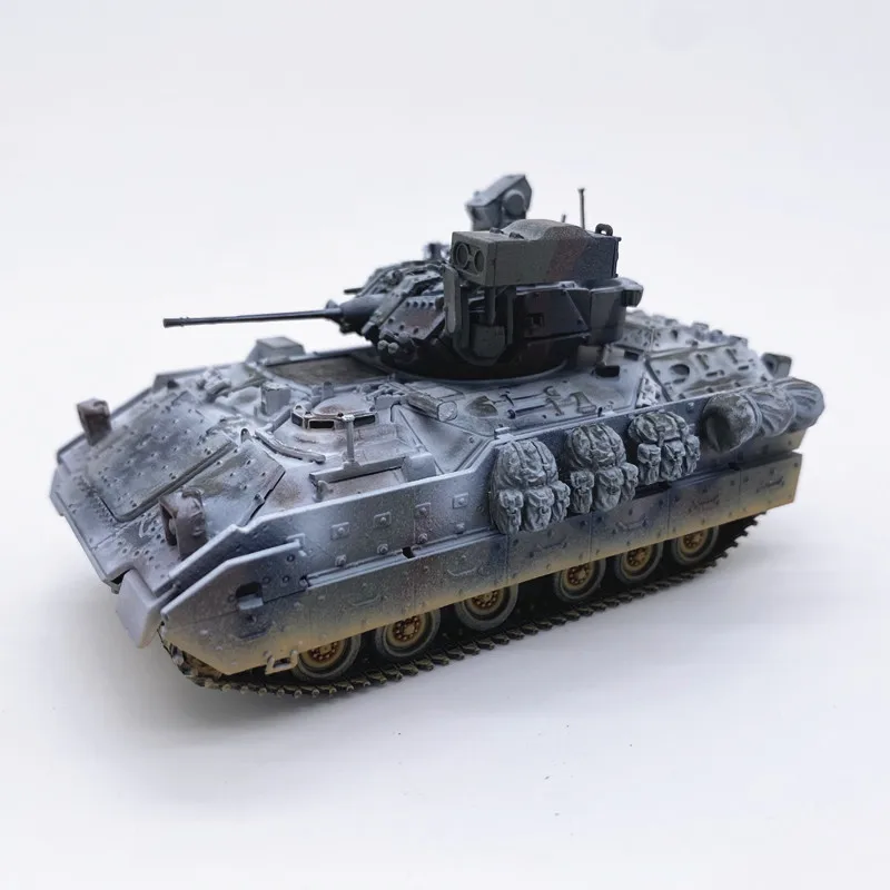 

NEW Dragon 1/72 Scale M2A3 Snowy Version Tank Model Vehicle NO.63121 for Military Soldier Army History Collection In Stock