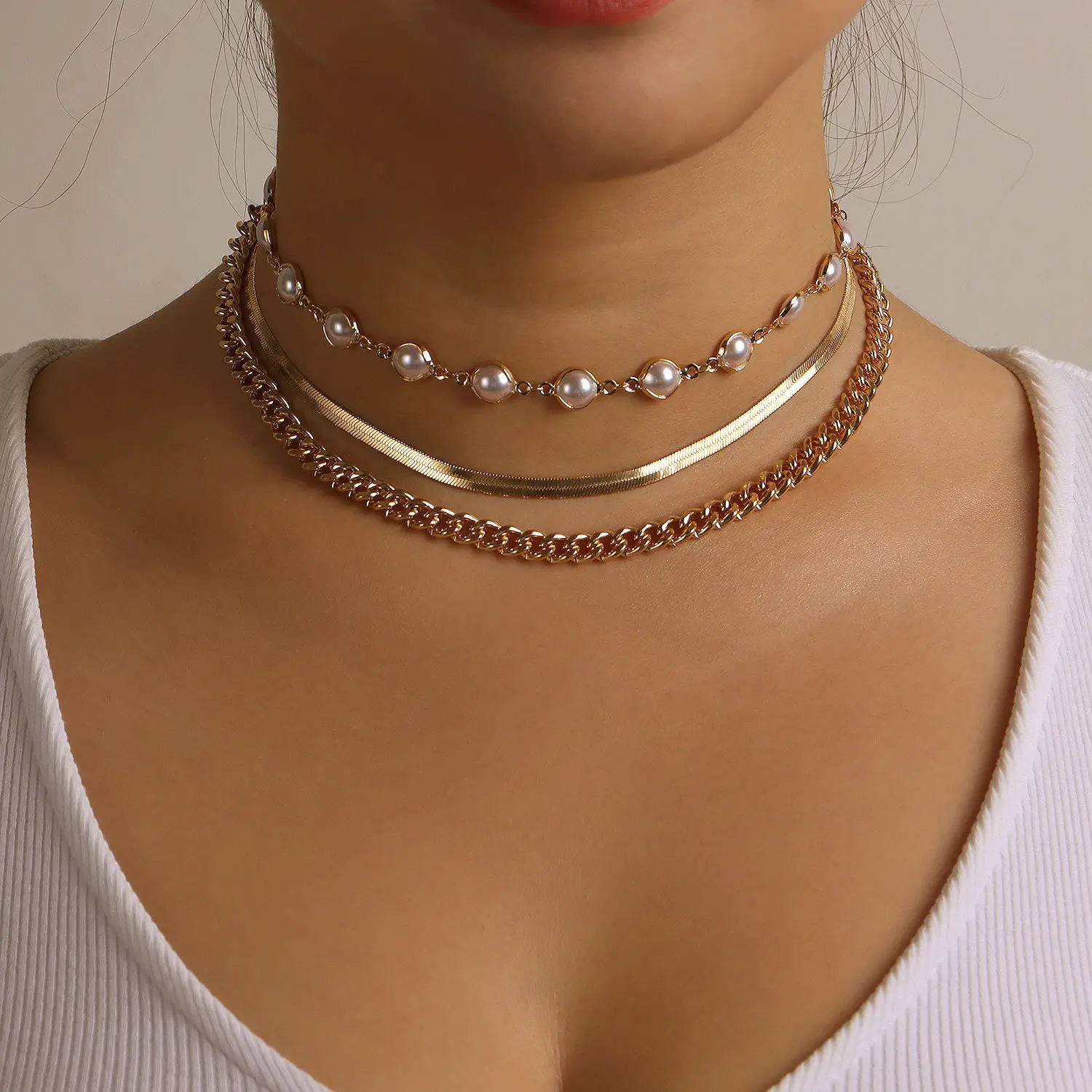 

New jewelry, new exaggerated round pearl necklace for women, simple snake-shaped multi-layer necklace
